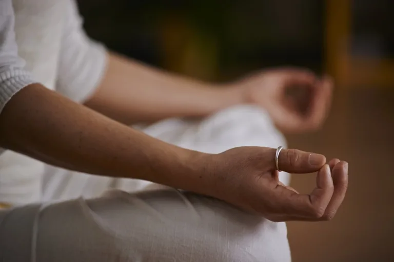Discover the Life-Changing Benefits of Meditation and How to Start Easily Today